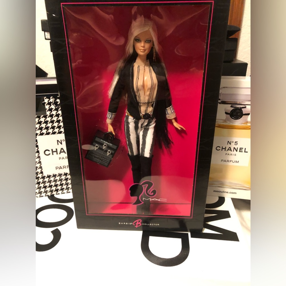 MAC Cosmetics Barbie Doll Gold Label BNIB brand new in box! Mattel